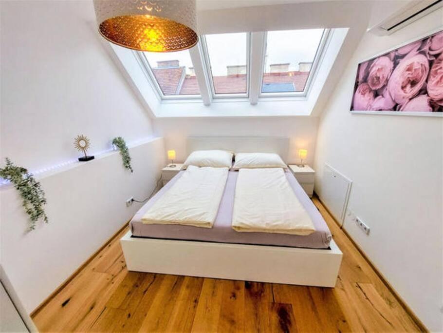City-Center Rooftop-Apartment Виена Екстериор снимка